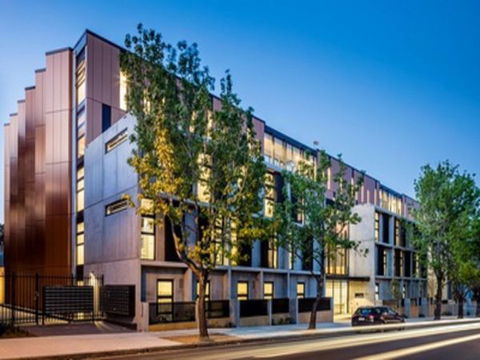Abercombie Student Accommodation (Summer) - Holiday Sunshine Coast 0