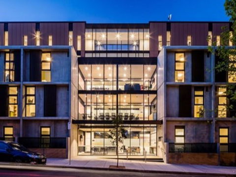 Abercombie Student Accommodation (Summer) - Holiday Sunshine Coast 1