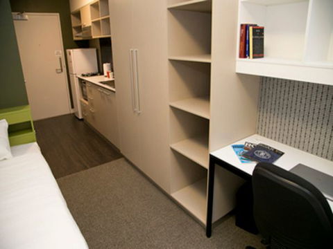 Abercombie Student Accommodation (Summer) - Holiday Sunshine Coast 4