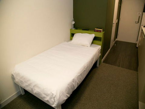 Abercombie Student Accommodation (Summer) - Holiday Sunshine Coast 5