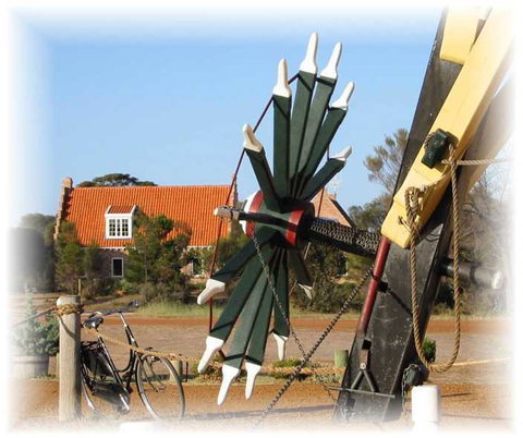 The Lily Stirling Range - Sunshine Coast Tourism 6