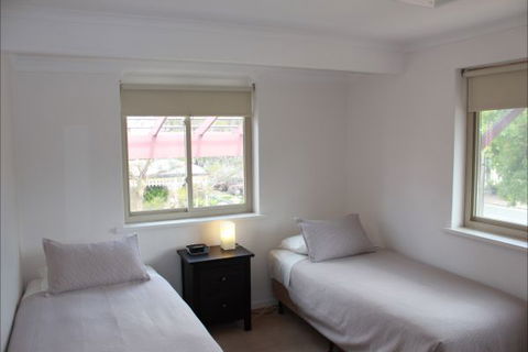 Adelaide Serviced Accommodation - Childers House - Sunshine Coast Tourism 4