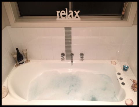 Adore 6 Villa - Holiday Sunshine Coast 5