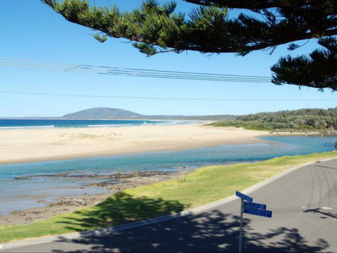 Allure Gerroa - Holiday Sunshine Coast 0
