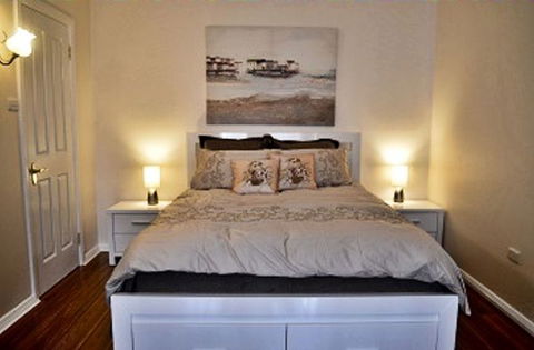 Almond Tree Cottage - Holiday Sunshine Coast 1