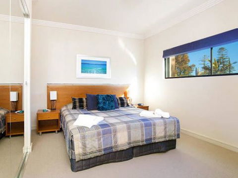 Ambience @ The Harbour - Holiday Sunshine Coast 7