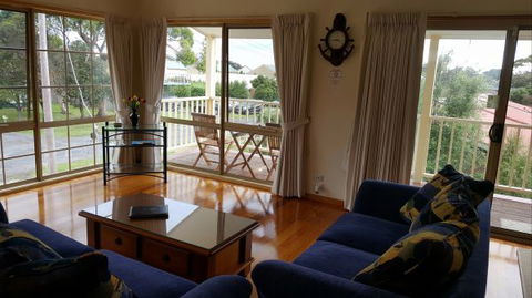 Anchors Guest House - Sunshine Coast Tourism 1