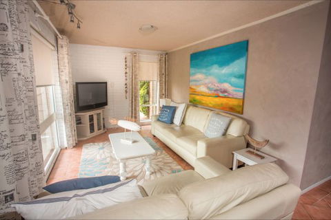 Arlingtons Accommodation - Holiday Sunshine Coast 5