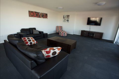 Aspire Mayfield - Holiday Sunshine Coast 3