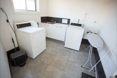Aspire Mayfield - Holiday Sunshine Coast 6