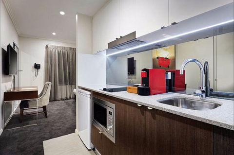 Attika Hotel - Holiday Sunshine Coast 2