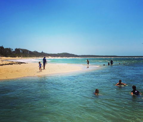 Aurora Beachfront Cottage - Holiday Sunshine Coast 3