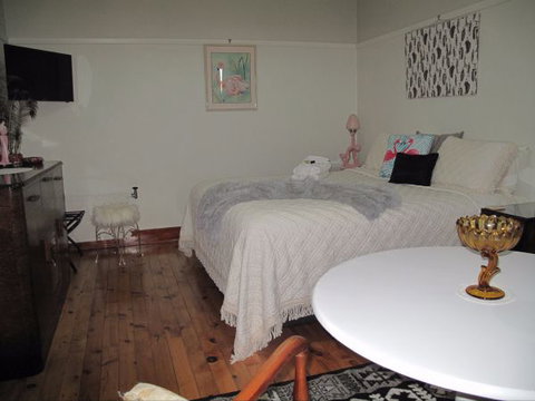 B&B Wodonga - Art Deco Accommodation - Sunshine Coast Tourism 2