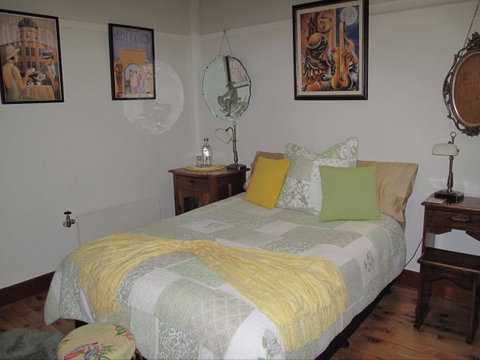 B&B Wodonga - Art Deco Accommodation - Sunshine Coast Tourism 3