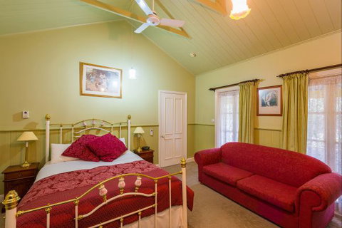 Bendigo Cottages Bed And Breakfast - Sunshine Coast Tourism 4