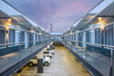 Belmercer Motel - Holiday Sunshine Coast 1