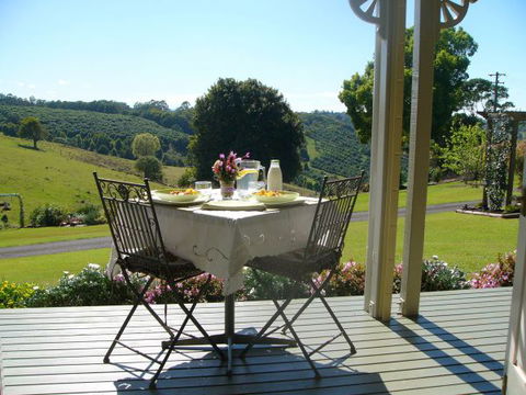 Belle La Vie - Sunshine Coast Tourism 0