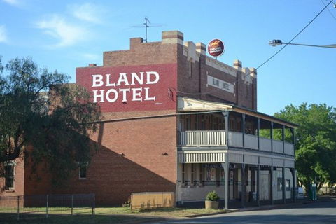 Bland Hotel - Sunshine Coast Tourism 0