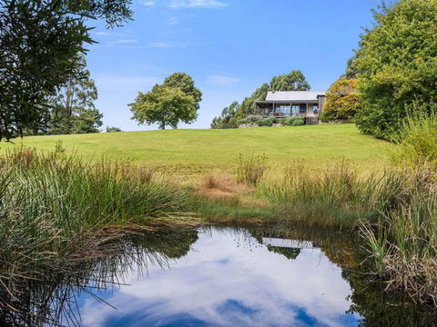 Cape Cottages - Sunshine Coast Tourism 0