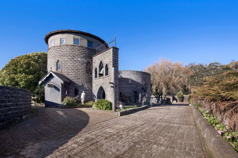 Castle Suites - Kryal Castle - Sunshine Coast Tourism 8