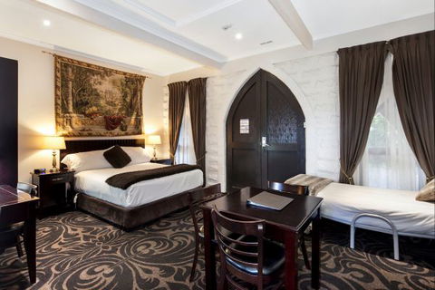 Castle Suites - Kryal Castle - Sunshine Coast Tourism 9