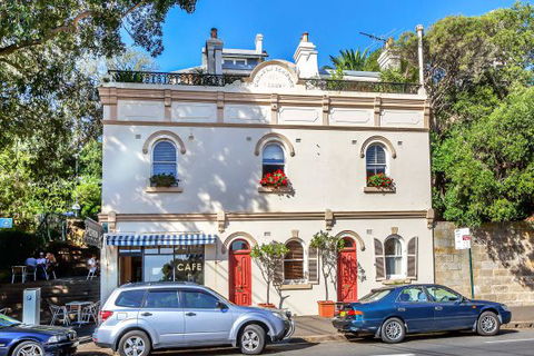 Carlson Terrace - Sunshine Coast Tourism 0