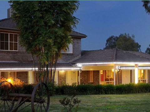 Tumut Valley Motel - Sunshine Coast Tourism 0
