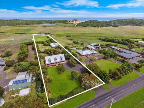 Cooks Retreat Warrnambool - Holiday Sunshine Coast 4