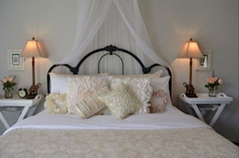Garden Cottage B And B - Holiday Sunshine Coast 0