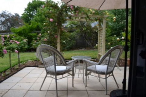 Garden Cottage B And B - Holiday Sunshine Coast 1
