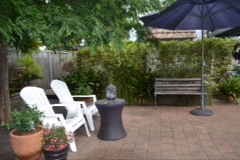 Garden Cottage B And B - Holiday Sunshine Coast 5