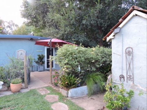 Garden Cottage B And B - Holiday Sunshine Coast 6