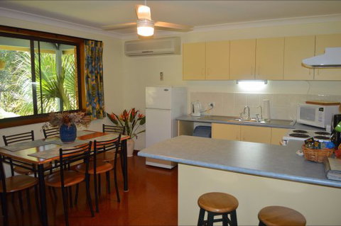 Halcyon Retreat - Sunshine Coast Tourism 4