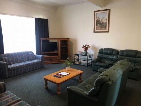 Hello Adelaide Motel + Apartments - Frewville - Sunshine Coast Tourism 8