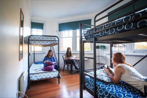 Hobart Central YHA - Sunshine Coast Tourism 4