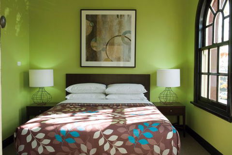 Hotel Warrnambool - Holiday Sunshine Coast 1