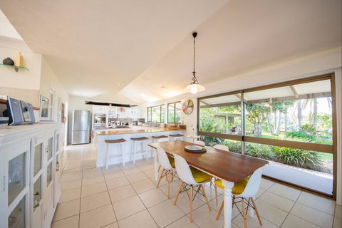 Just Heaven Country House - Sunshine Coast Tourism 2