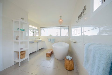 Just Heaven Country House - Sunshine Coast Tourism 6
