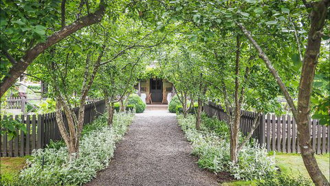 Kyneton Old Rectory - Sunshine Coast Tourism 3