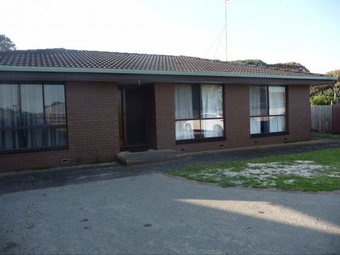 Levi's Getaway - Sunshine Coast Tourism 0