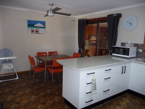 Levi's Getaway - Sunshine Coast Tourism 2