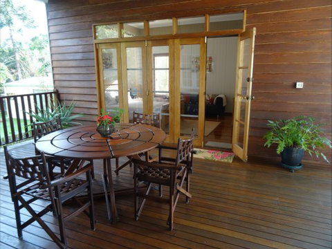 Le Piaf On Treasure Bed And Breakfast - Holiday Sunshine Coast 1
