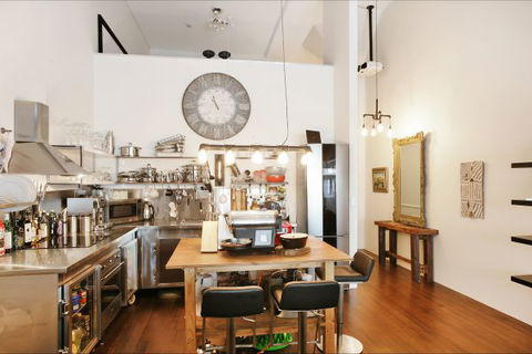 Lieu De Ville Suite - Holiday Sunshine Coast 2