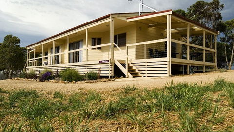 Allusion Cottages - Holiday Sunshine Coast 4