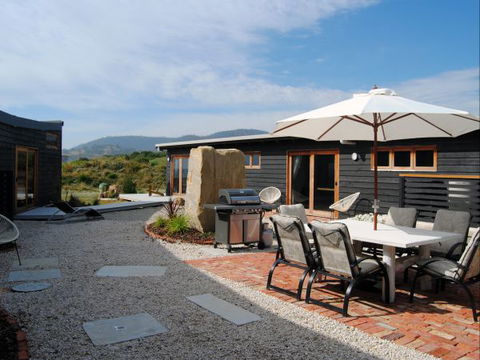 Malibu On The Beach - Sunshine Coast Tourism 6