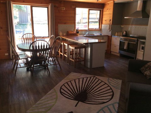 Mole Creek Cabins - Sunshine Coast Tourism 0