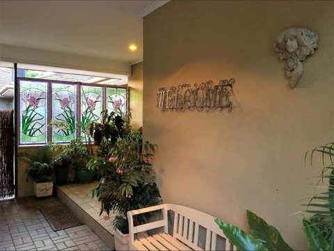 Palm Haven Bed And Breakfast - Holiday Sunshine Coast 1