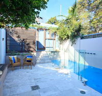 Queens Park Beach House - Holiday Sunshine Coast