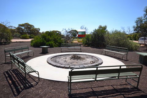 Riverbush Cottages - Sunshine Coast Tourism 7