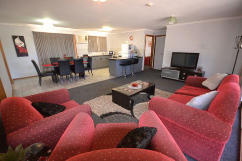 Riverbush Cottages - Sunshine Coast Tourism 9